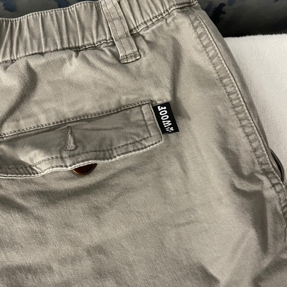 Woof brand Men's Khaki Chino Shorts - Picture 3 of 3
